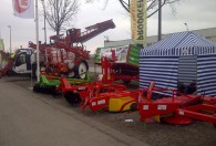 maszyny oraz urządzenia rolnicze podczas stoisko wiedza i inowacje na XXII Międzynarodowych Targach Techniki Rolniczej AGROTECH w Kielcach