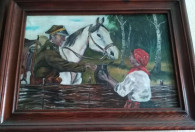 Zdjęcie przedstawia konia i żołnierza, który odbiera od dziewczyny dzban z wodą